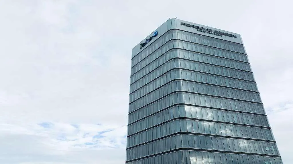 Radisson Blu Hotel At Porsche Design Tower Stuttgart