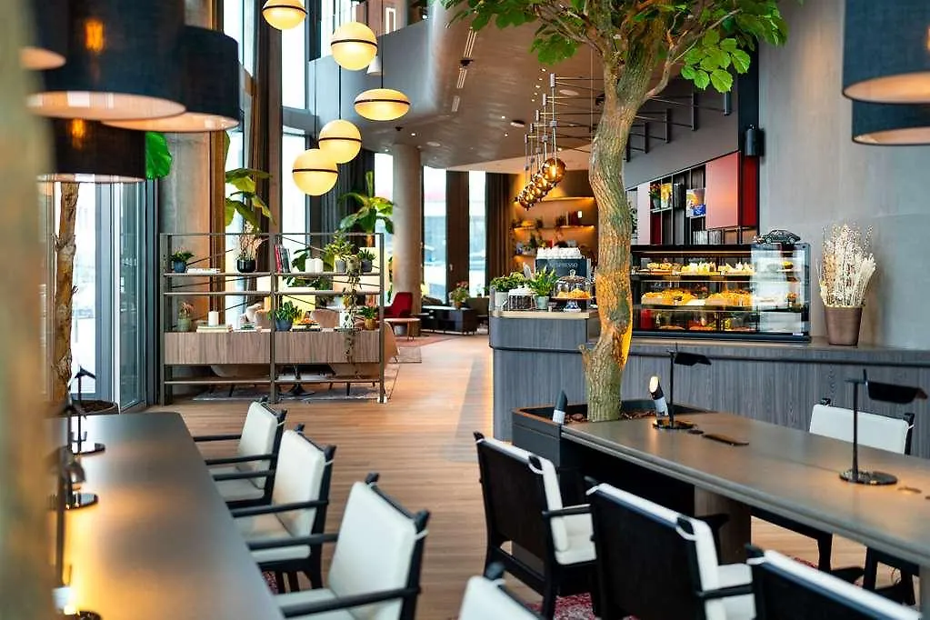 Radisson Blu Hotel At Porsche Design Tower Штутгарт