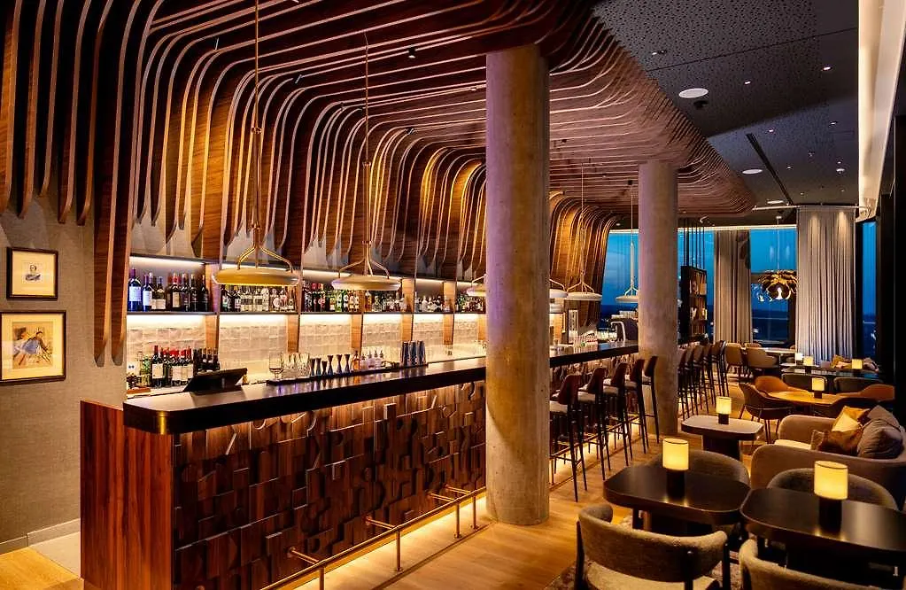 Radisson Blu Hotel At Porsche Design Tower Штутгарт