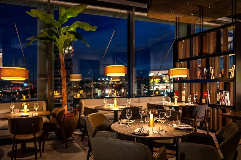 Radisson Blu Hotel At Porsche Design Tower Штутгарт
